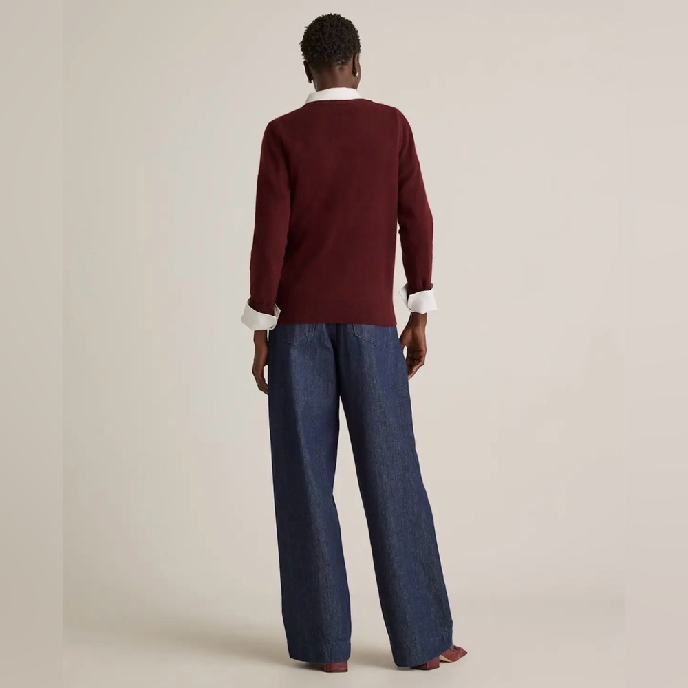 Quince Super Lux Mongolian Cashmere Crewneck
Sweater Burgundy - Picture 3 of 10